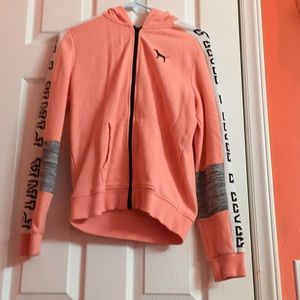 I’m selling a beautiful pink jacket.